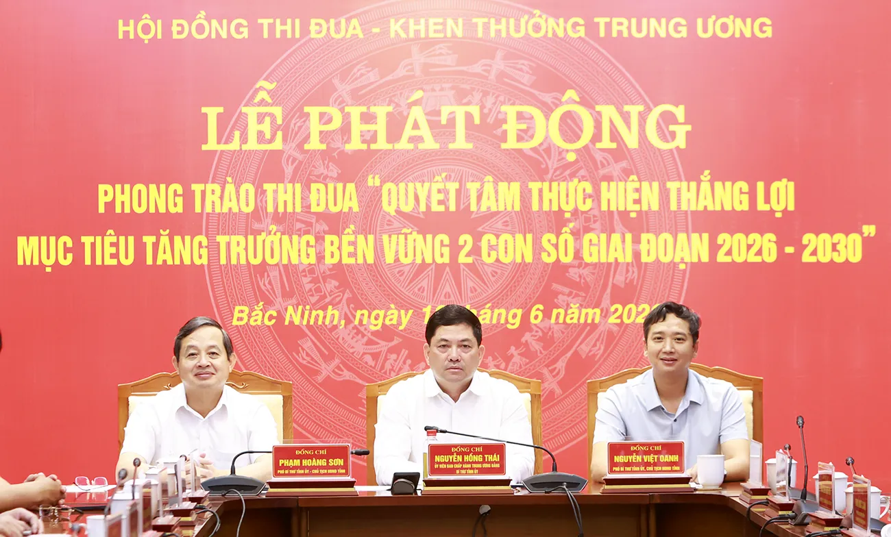 Lễ phát động Phong trào thi đua “Quyết tâm thực hiện thắng lợi mục tiêu tăng trưởng...