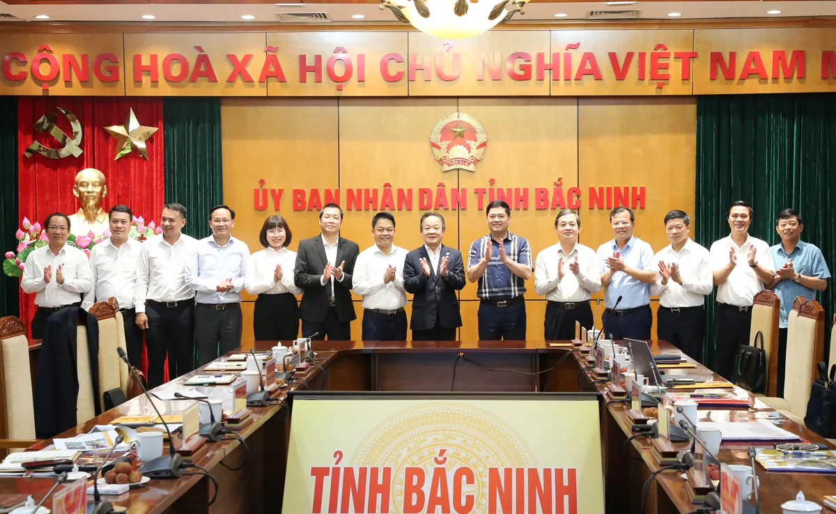 Các đồng chí lãnh đạo tỉnh Bắc Ninh làm việc với Công ty Cổ phần Tập đoàn T&T