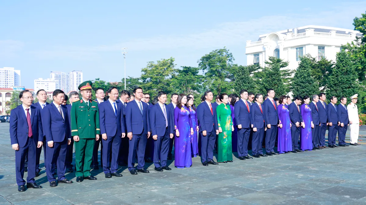 Lãnh đạo tỉnh Bắc Ninh dâng hương tưởng niệm các Anh hùng liệt sĩ nhân dịp thành lập...