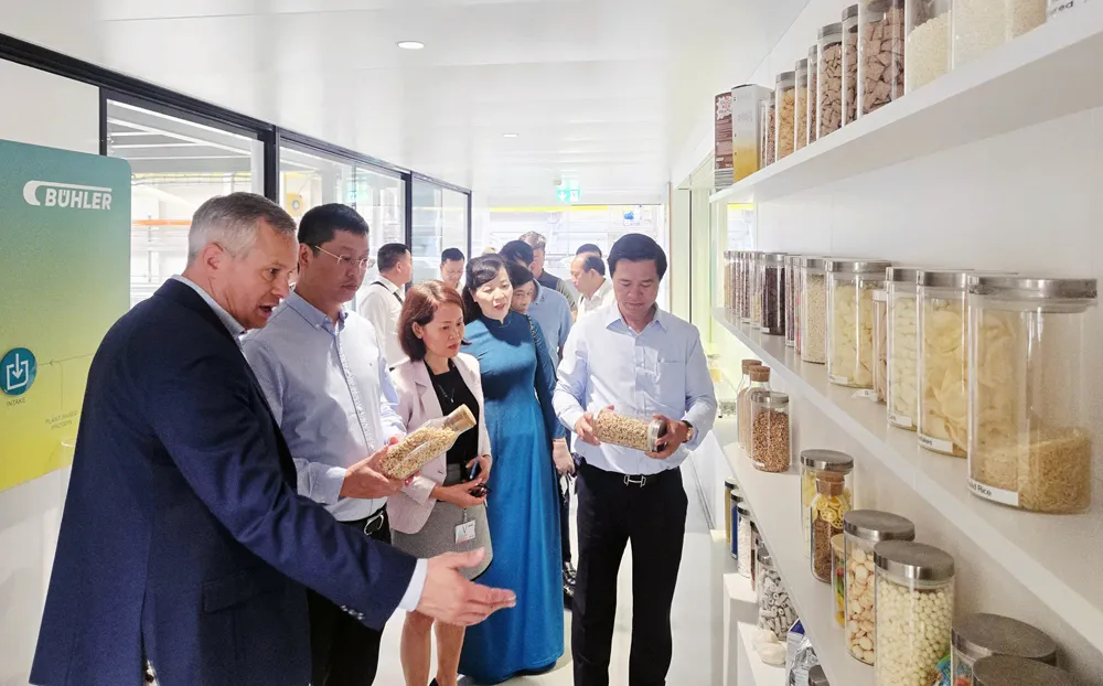 Đoàn công tác tỉnh Bắc Ninh thăm và làm việc tại Thụy Sĩ